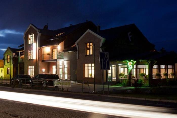F - Team Hotel Liptovský Hrádok Exterior foto