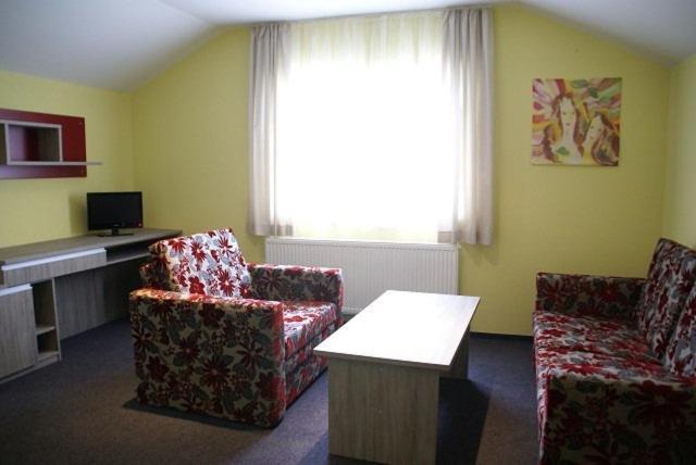 F - Team Hotel Liptovský Hrádok Habitación foto