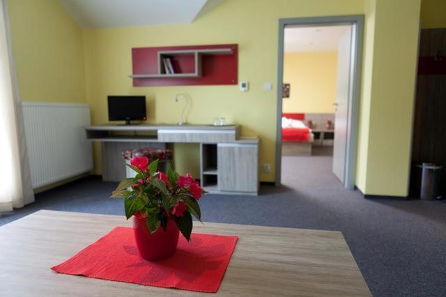 F - Team Hotel Liptovský Hrádok Habitación foto