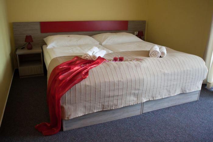F - Team Hotel Liptovský Hrádok Habitación foto